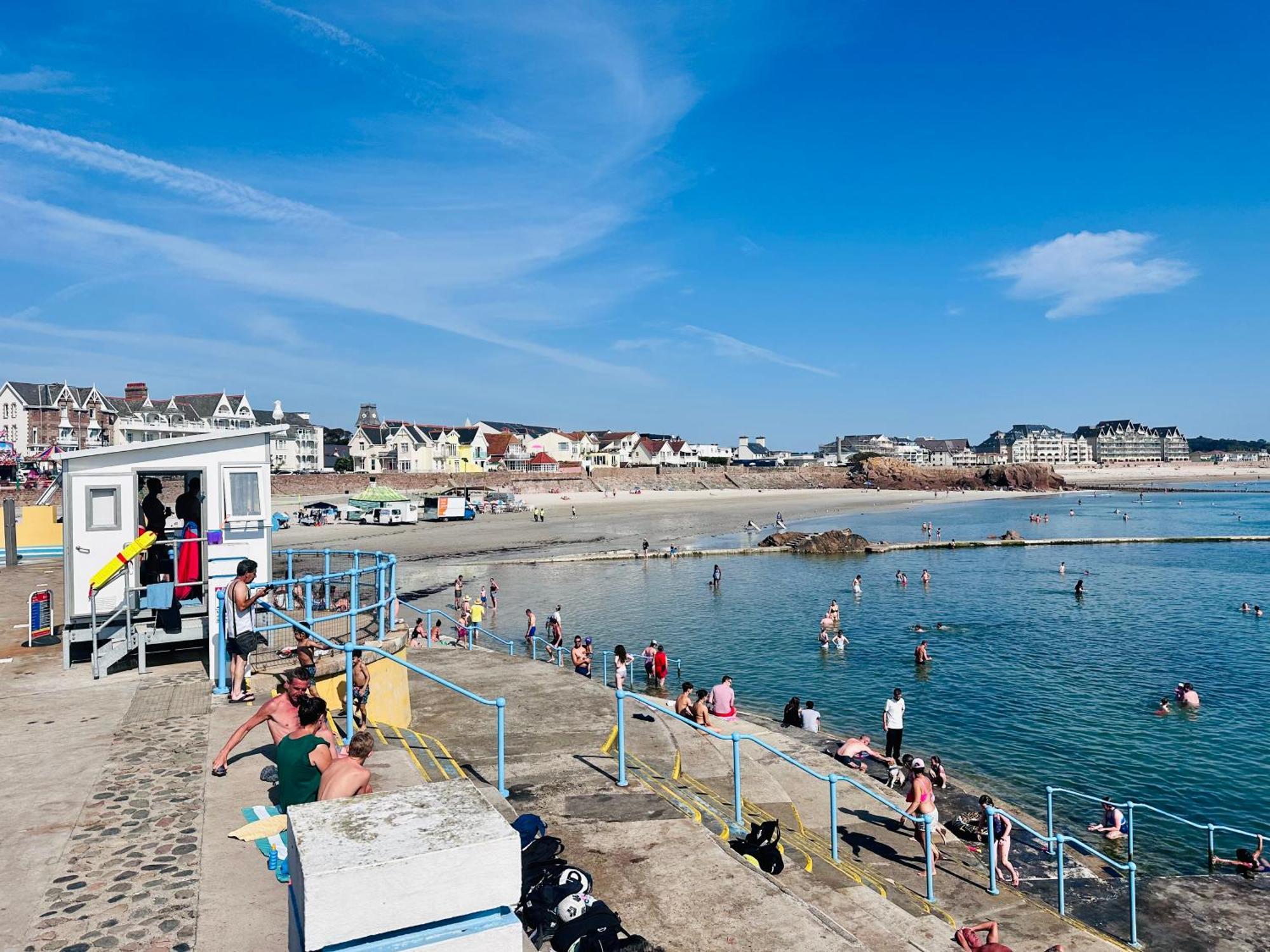 Eden House & Aquila House - Beach Apartments & Suites Saint Helier Jersey Exterior foto